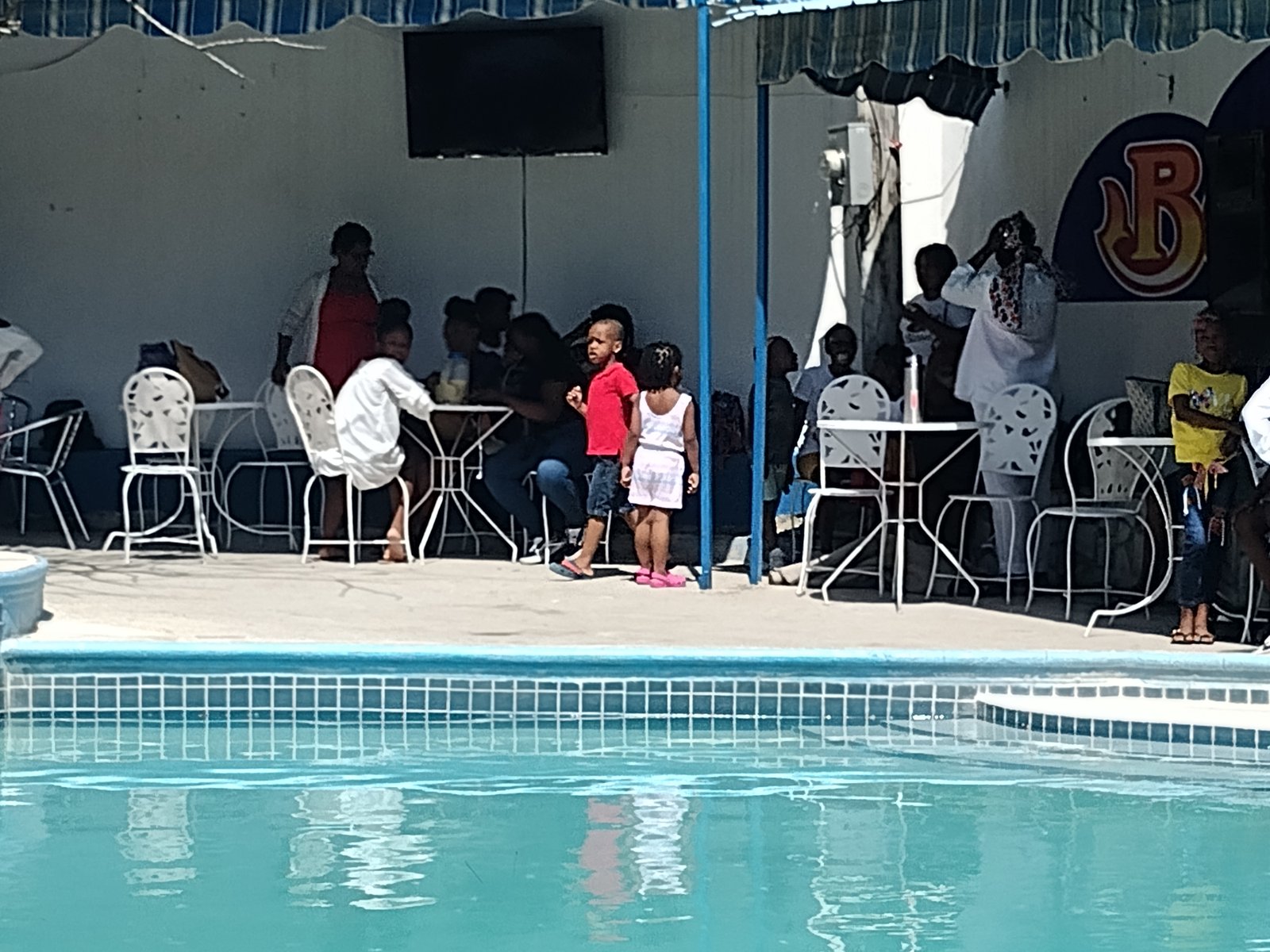 Journée de Piscine avec MPE / A BEST TIME HOTEL